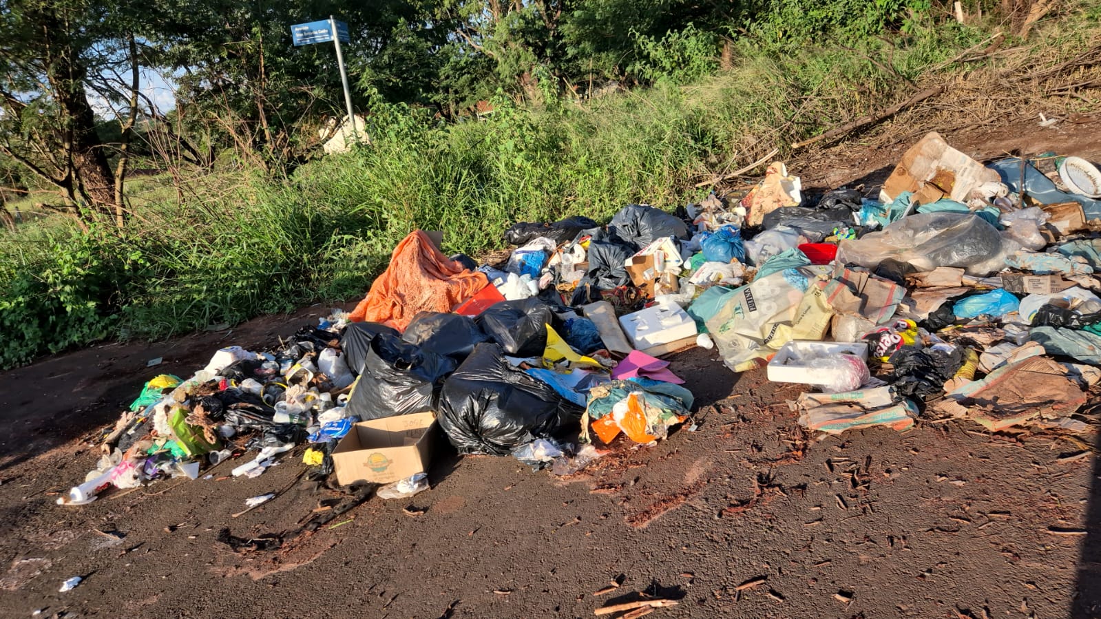 Descarte irregular de entulho e resíduos será punido com multa em Barretos