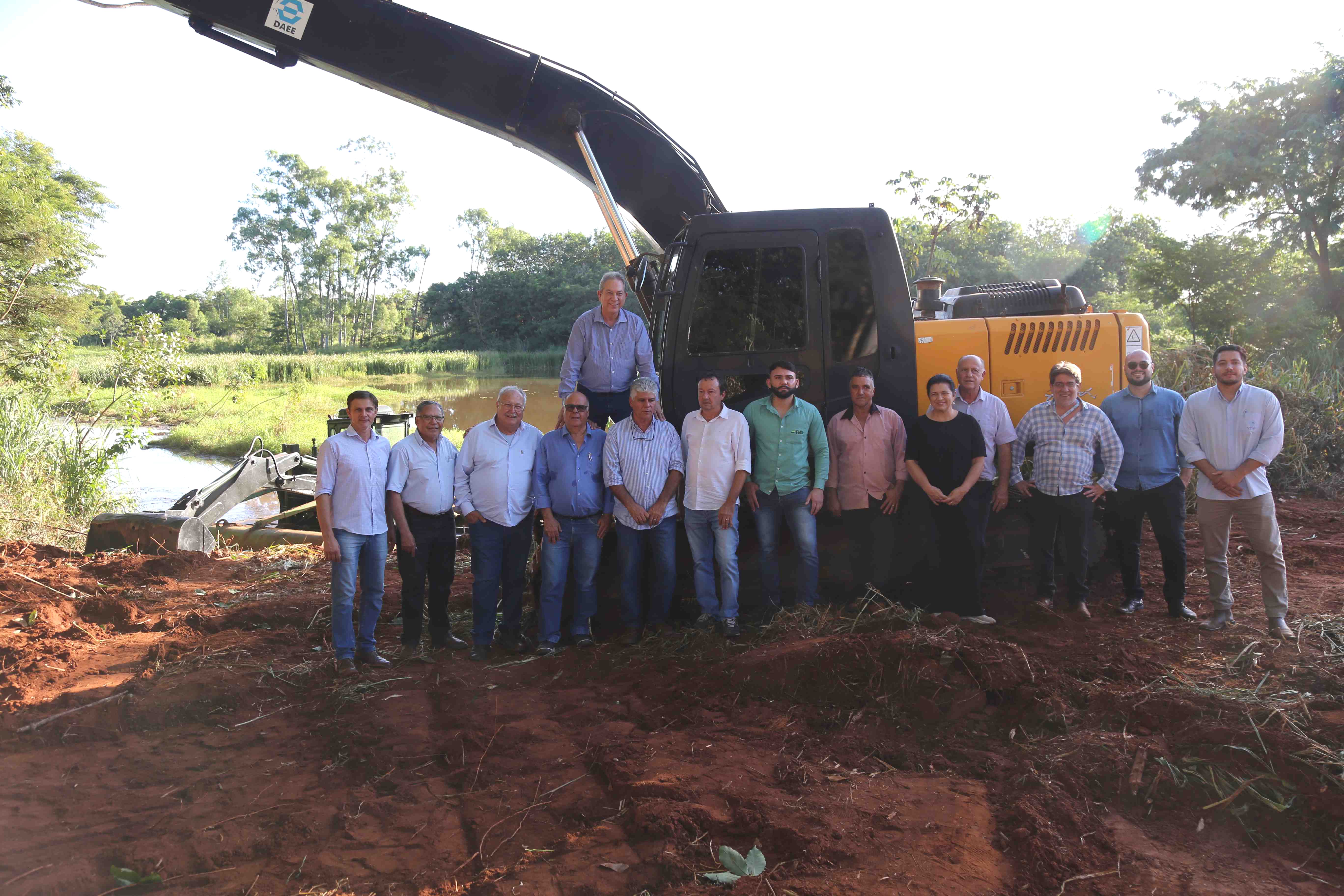 Prefeito Odair Silva e autoridades acompanham início das obras de nova etapa do Programa Rios Vivos em Barretos