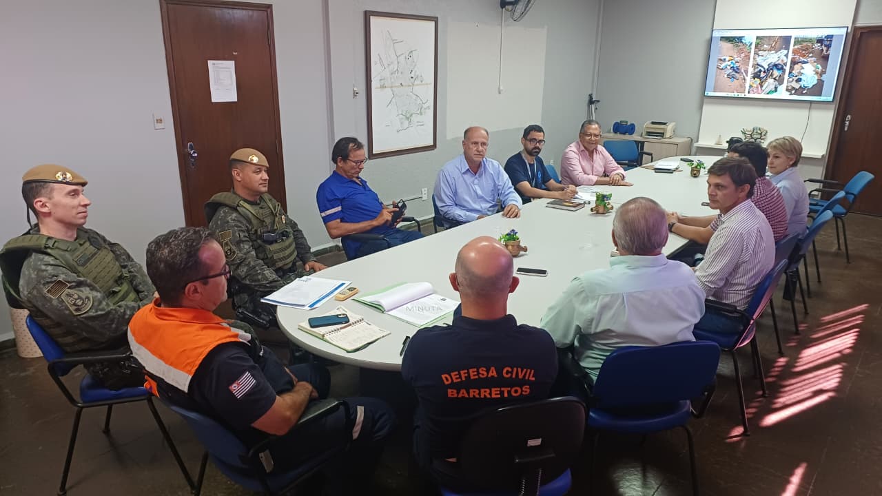 Reunião no SAAE Barretos estabelece ações rigorosas contra o descarte irregular de lixo
